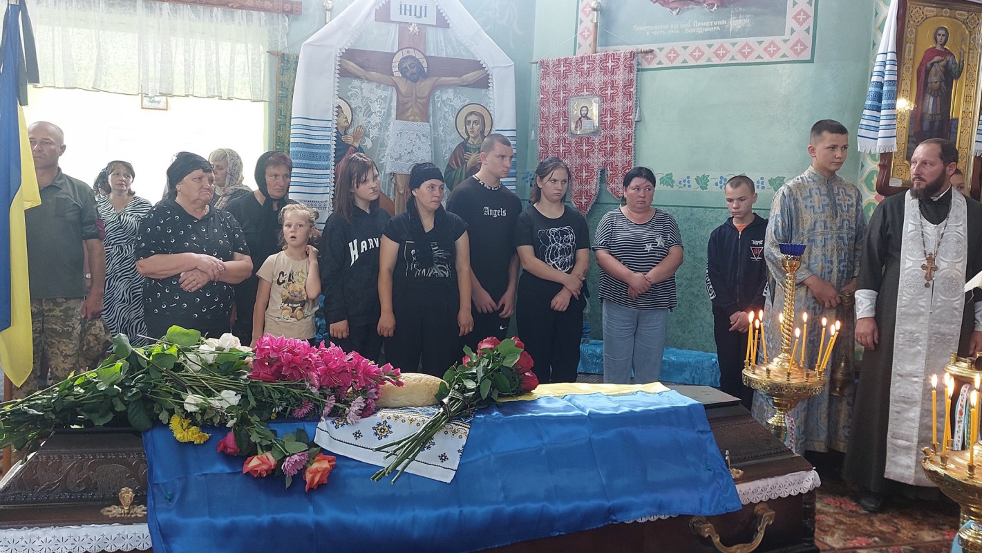 Майже рік вважався зниклим безвісти: на Волині попрощались із батьком п'яти дітей Володимиром Калитюком