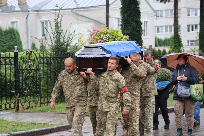Поліг у бою в листопаді 2024 року: в Луцьку попрощались з Героєм Юрієм Ковальчуком
