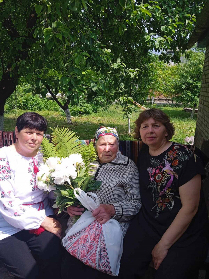Народила трьох дітей, має двох онуків і трьох правнуків: у громаді на Волині привітали 91-річну ювілярку