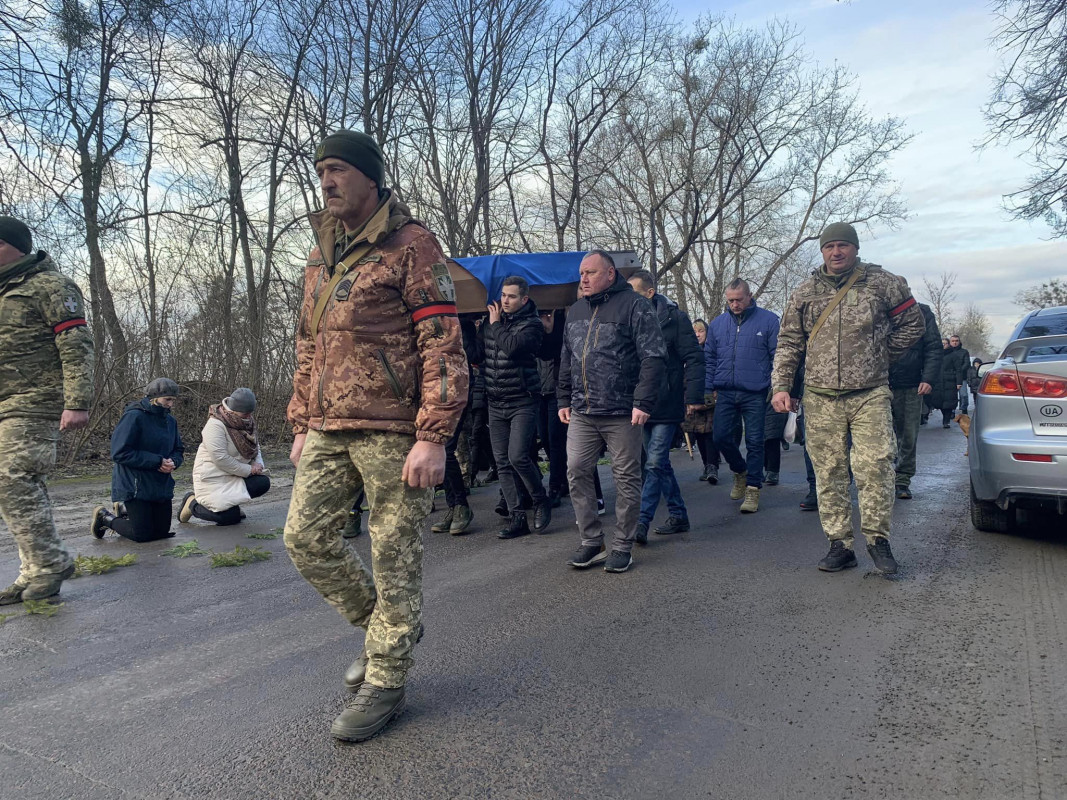 Назавжди повернувся додому: на Волині зустріли тіло молодого Героя Андрія Охотинського