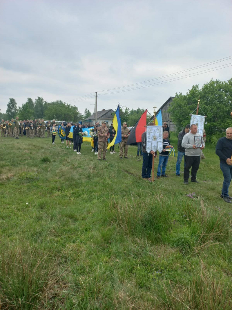 Назавжди 28: на Волині попрощалися із загиблим Героєм Андрієм Ковбом