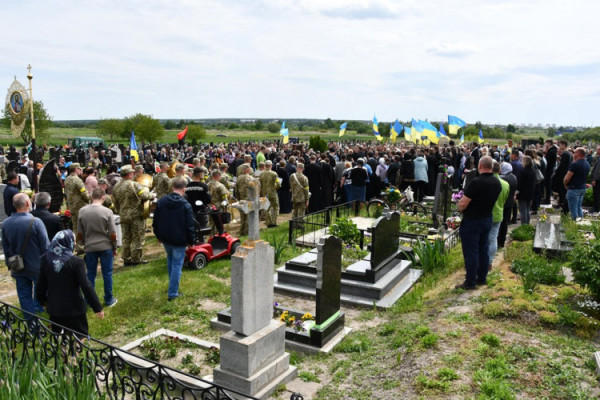 З надзвичайною вірою в Україну боронив Батьківщину: В останню путь провели волинянина Віталія Приймака