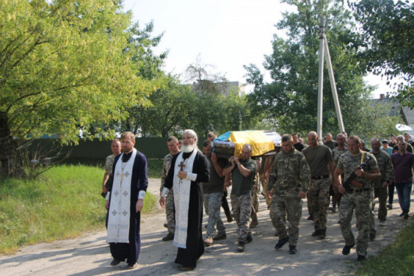 Назавжди залишиться 22-річним: на Волині попрощалися із загиблим Героєм