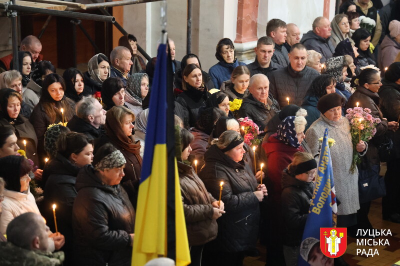 У Луцьку попрощалися з двома захисниками - Анатолієм Парфенюком та Олександром Кондращуком
