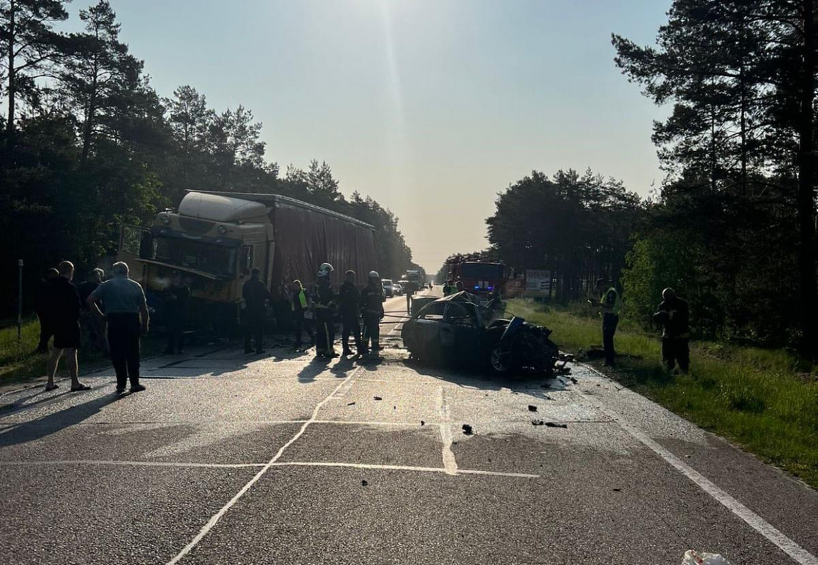 На Волині легковик зіткнувся з вантажівкою: загинуло двоє жителів Донеччини
