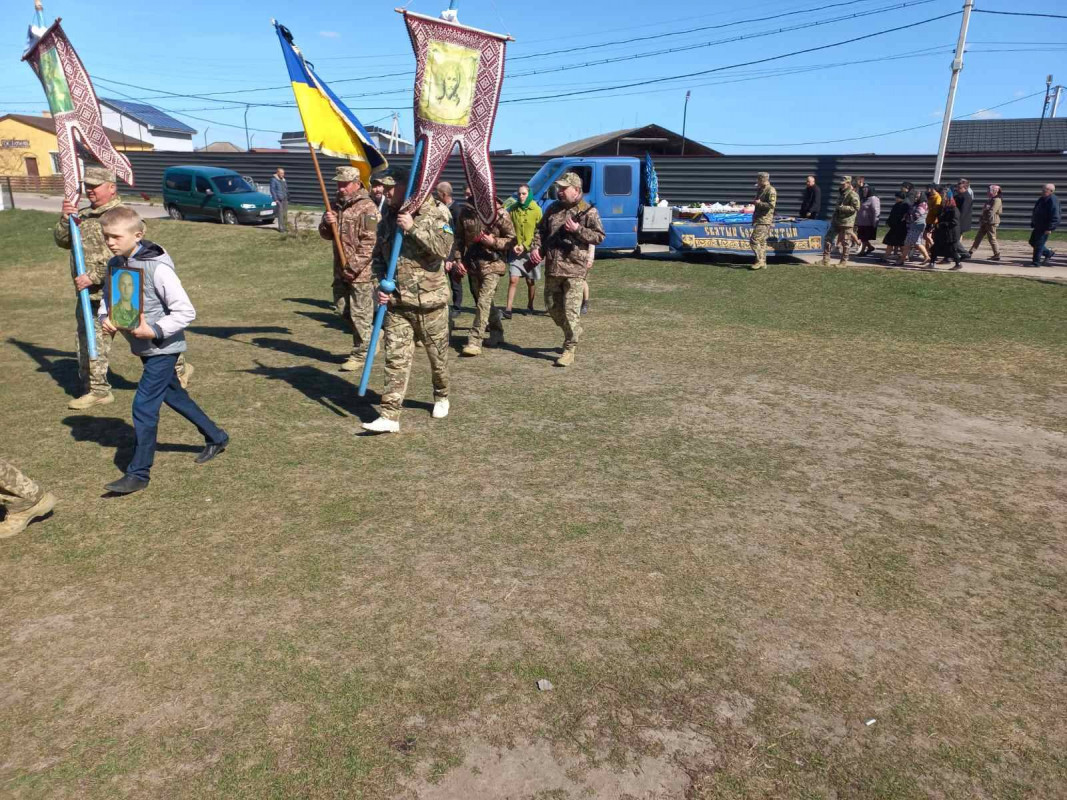 Жалоба у Вербну неділю: на Волині поховали Героя Миколу Миронюка