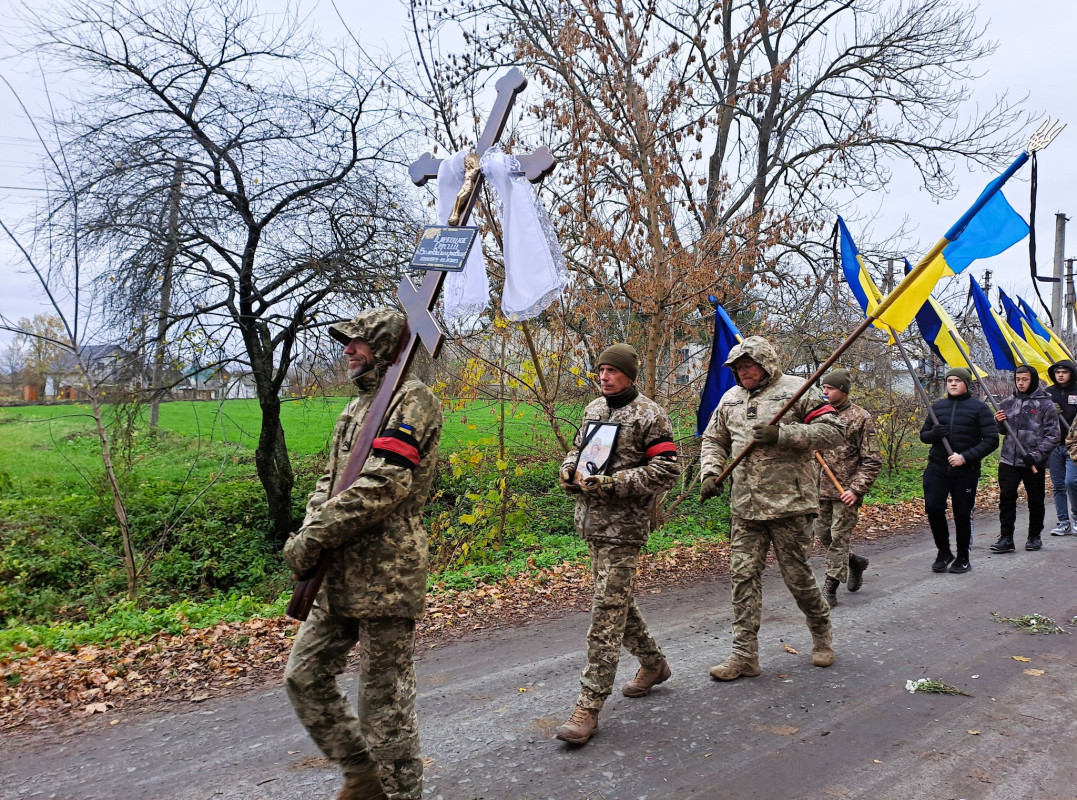 Влітку отримав повістку, а в листопаді загинув: на Волині усе село прийшло на похорон Героя Сергія Клекоцюка. Фото