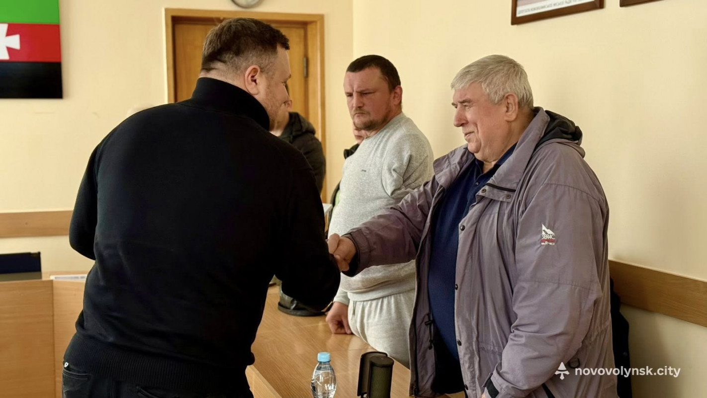 У Нововолинську вручили подяки родинам загиблих Героїв і ветеранам