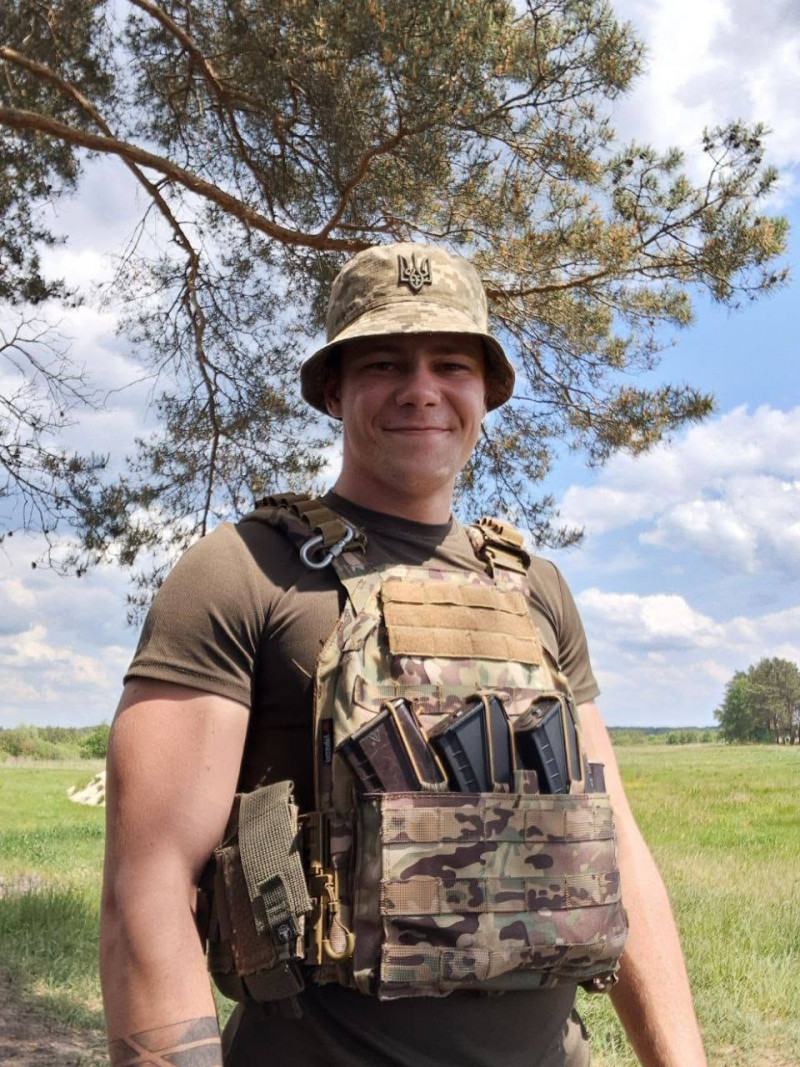 Втратив руку під Бахмутом, але службу не залишив: історія прикордонника з Волині