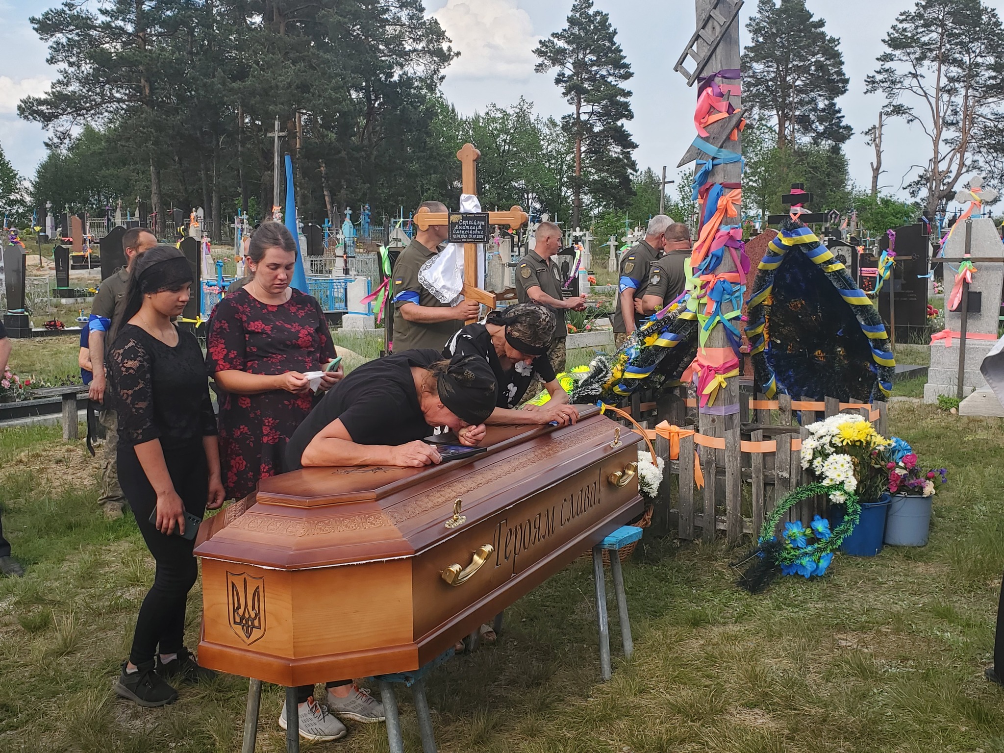 Тривалий час доля воїна була невідома: на Волині попрощались з Героєм Анатолієм Сергійчуком