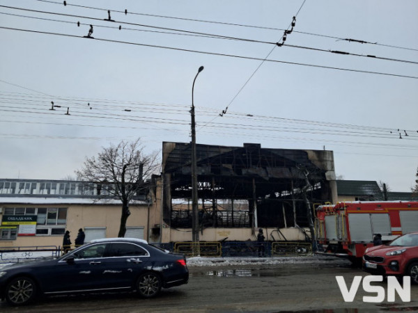 Як після пожежі виглядає Старий ринок у Луцьку. Фото наслідків