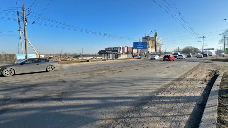 У Луцьку після танення снігу з’явилися десятки вибоїн: де ремонтуватимуть дороги
