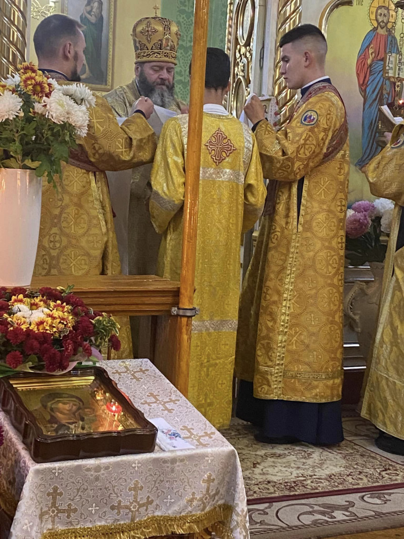 Перейшли до ПЦУ, а священник МП не хотів віддавати ключі від храму: митрополит Михаїл відвідав парафію на Волині. Фото