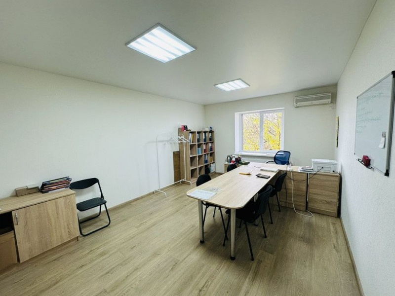 У Луцьку біля МРЕО продають базу за майже 2 мільйони доларів