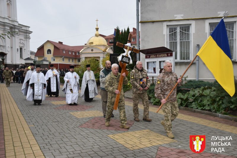 З 2014 року допомагав військовим, а потім сам пішов на фронт: у Луцьку провели в останню путь Героя Володимира Тарановича