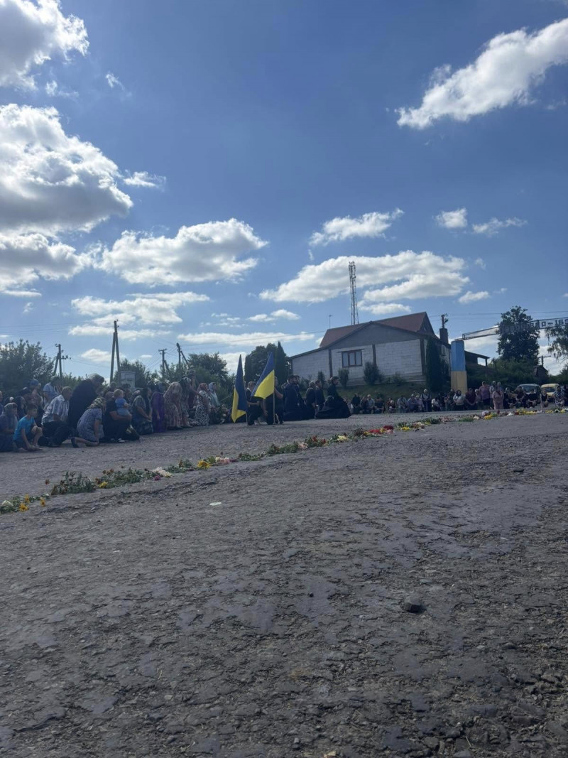 На Волині попрощалися з молодим Героєм, який багато місяців вважався зниклим безвісти