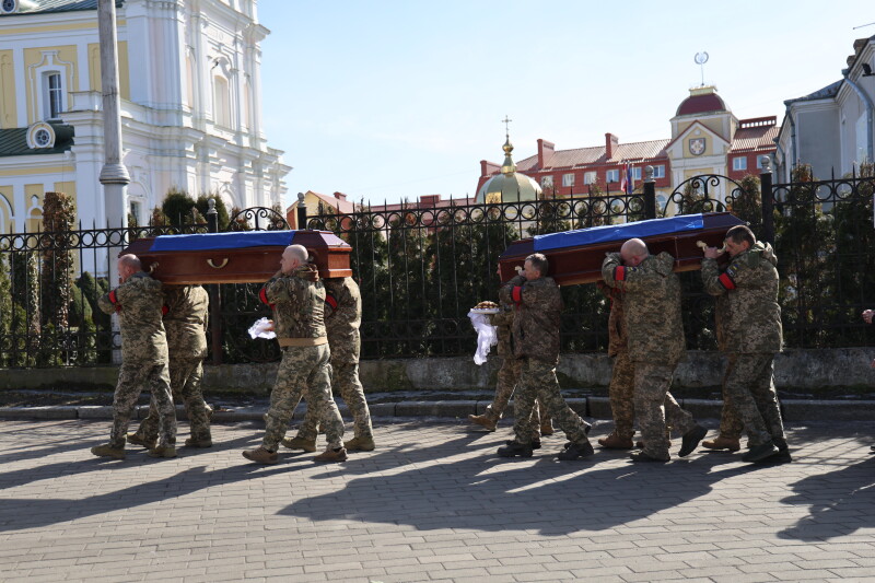 У Луцьку попрощалися з Героями Євгенієм Філясом та Тарасом Медведчуком