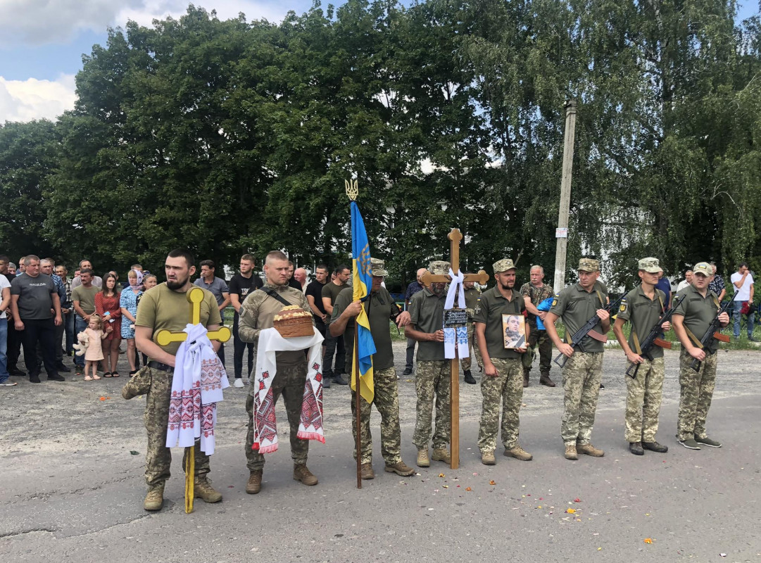 За тиждень громада втретє хоронить Героя: на Волині попрощалися з Володимиром Кондратюком