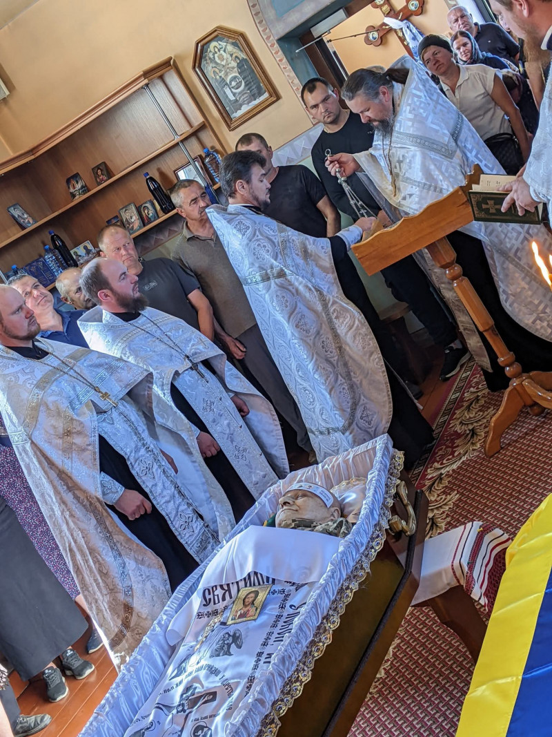Серце зупинилося внаслідок поранення: волиняни попрощалися з полеглим Героєм Віктором Шинкаруком