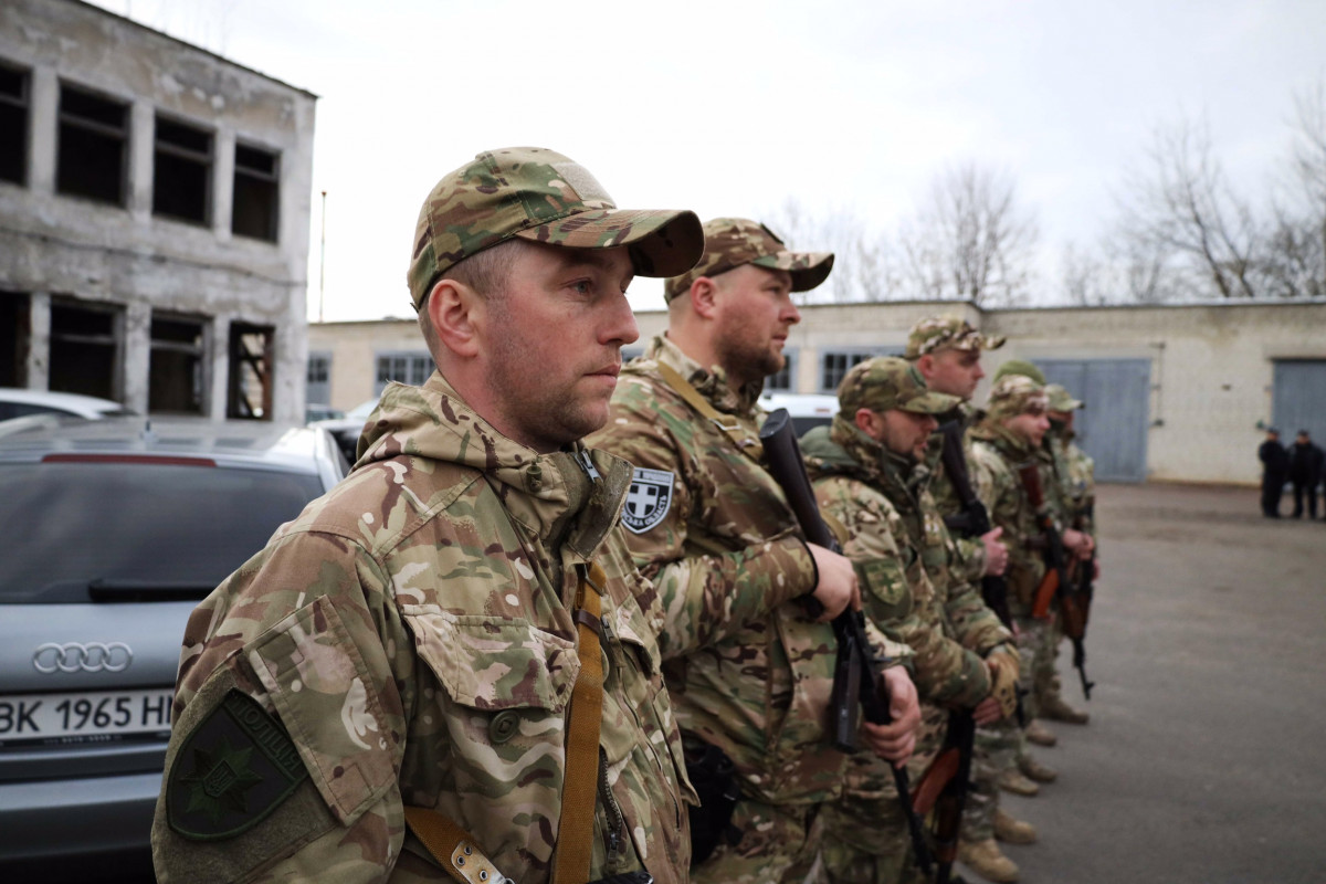 Волинські поліцейські-добровольці вирушили в зону бойових дій