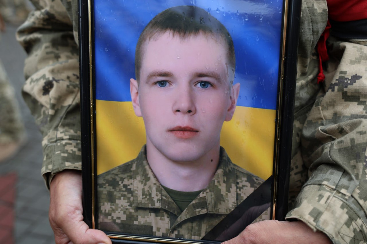Траурний день у Луцьку: громада попрощалася з трьома захисниками України