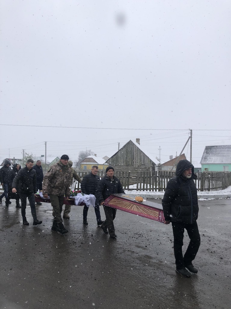 Поховали поруч з чоловіком: на Волині провели в останню путь легендарну зв’язкову УПА