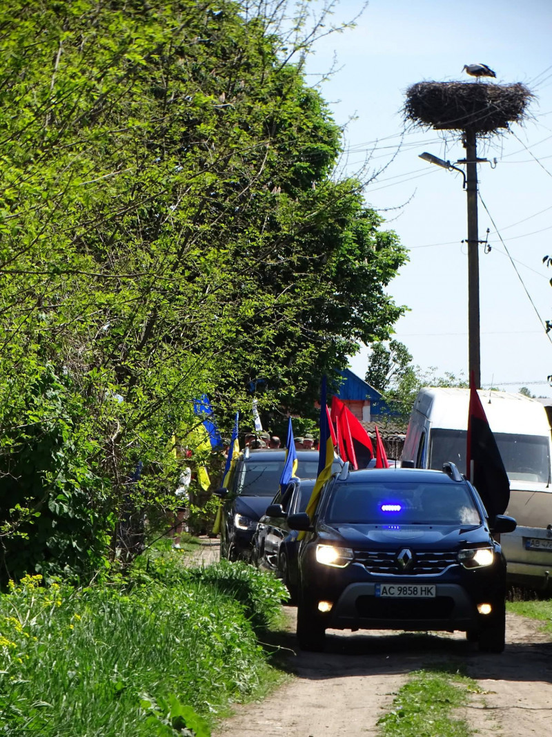 16 місяців вважався зниклим безвісти: на Волині попрощалися з Героєм Дмитром Лободюком