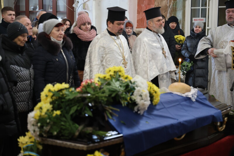 Загинув у лютому 2024 року: у Луцьку попрощалися з Героєм Дмитром Бобровським