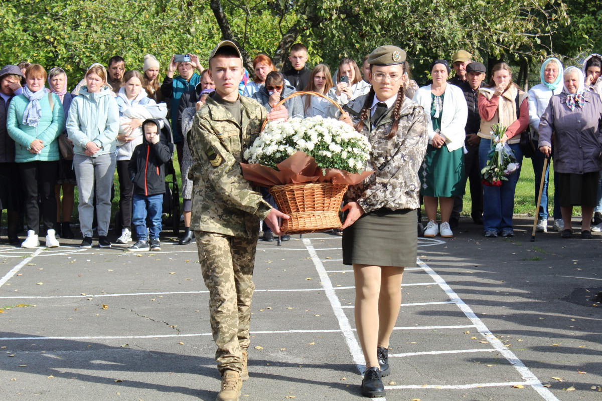 Біль втрати не вщухає: на Волині відкрили меморіальну дошку в пам’ять Героя Демяна Клейзуна
