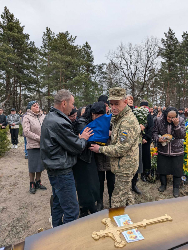 Майже два роки вважався зниклим безвісти: на Волині попрощалися з молодим захисником Дмитром Шудрою