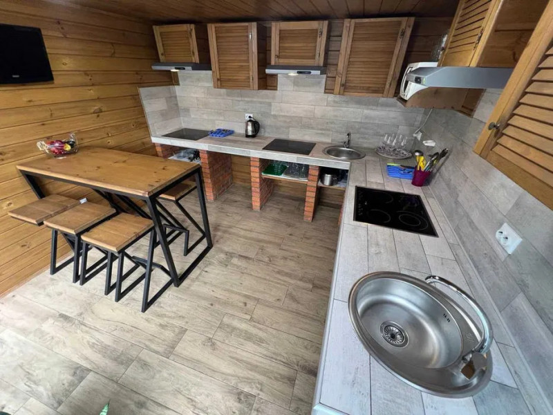 На Волині продають популярний готель біля озера за 6 мільйонів