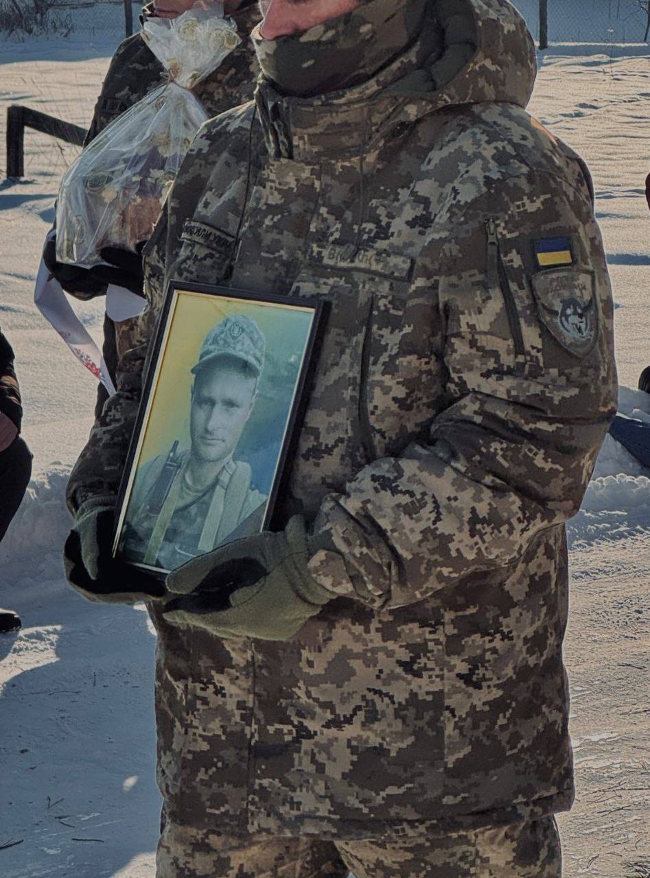 Понад два роки вважався зниклим безвісти: на Волині попрощалися з Героєм Олегом Півнем