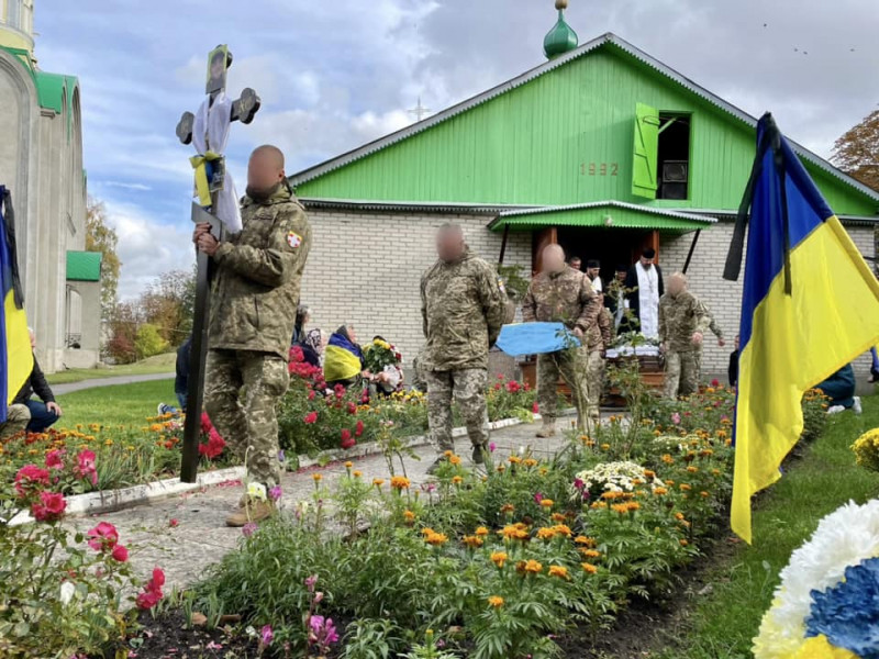 Чорний день у громаді: на Волині попрощалися з Героями Іваном Вознюком і Андрієм Вовком, які загинули в один день