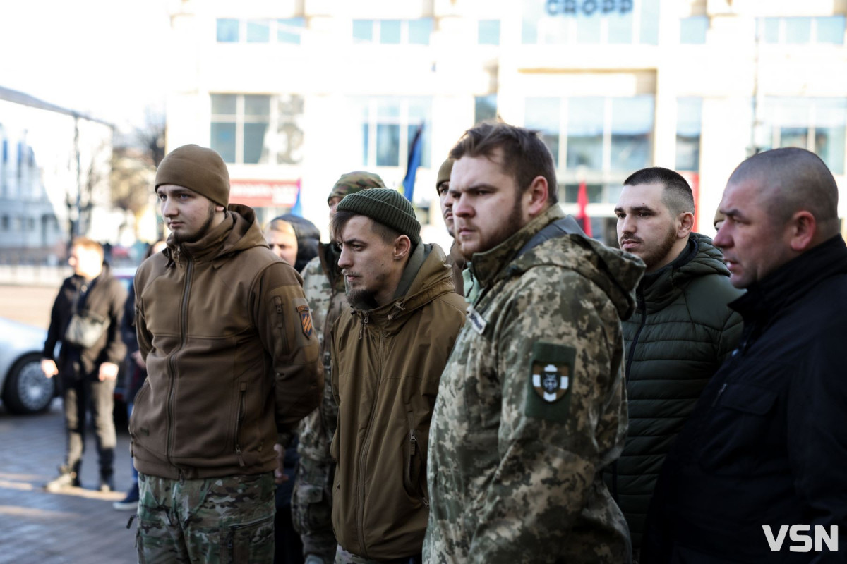 Пішов у бій, як справжній командир: прощання з Героєм у Луцьку. Фото