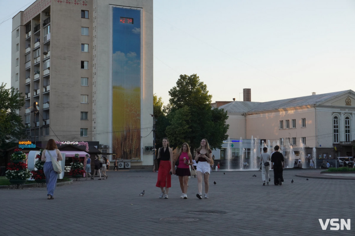 Вечірній Луцьк у променях сонця: кадри, які передають настрій літа. Фоторепортаж