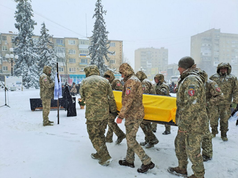 Вважався зниклим безвісти: на Волині попрощалися із захисником Дмитром Колядою