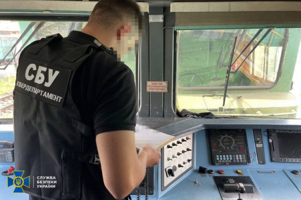 Білоруські локомотиви перекидали військо рф до кордонів України: їх заарештували