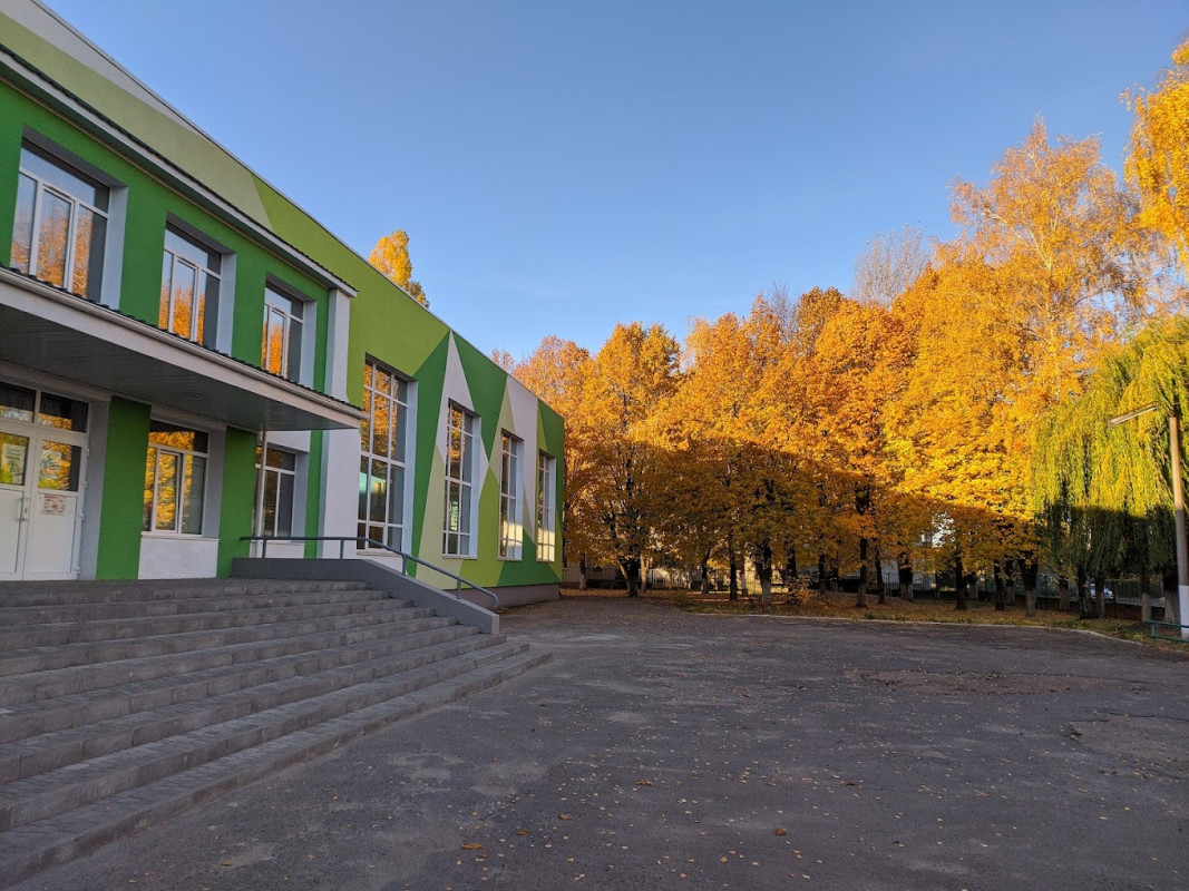 Вони колись теж йшли на перший дзвоник: відомі випускники луцьких шкіл