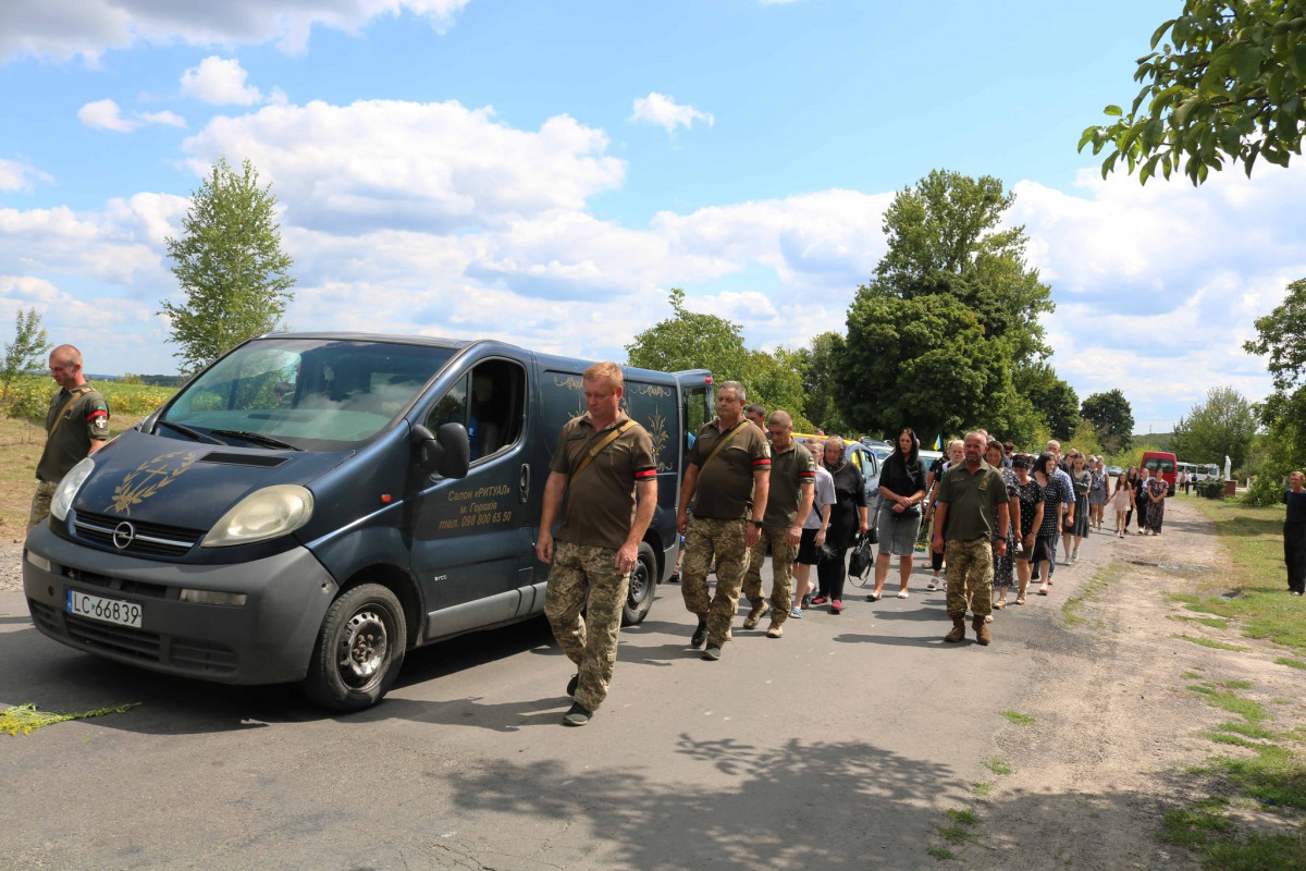 Місяць не дожив до дня народження: на Волині попрощалися з Героєм Дмитром Міцевським