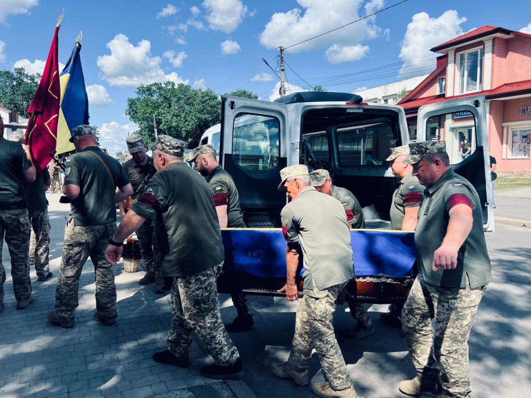Серце зупинилося під час бойового завдання: волиняни попрощалися із захисником Ігорем Пригарським