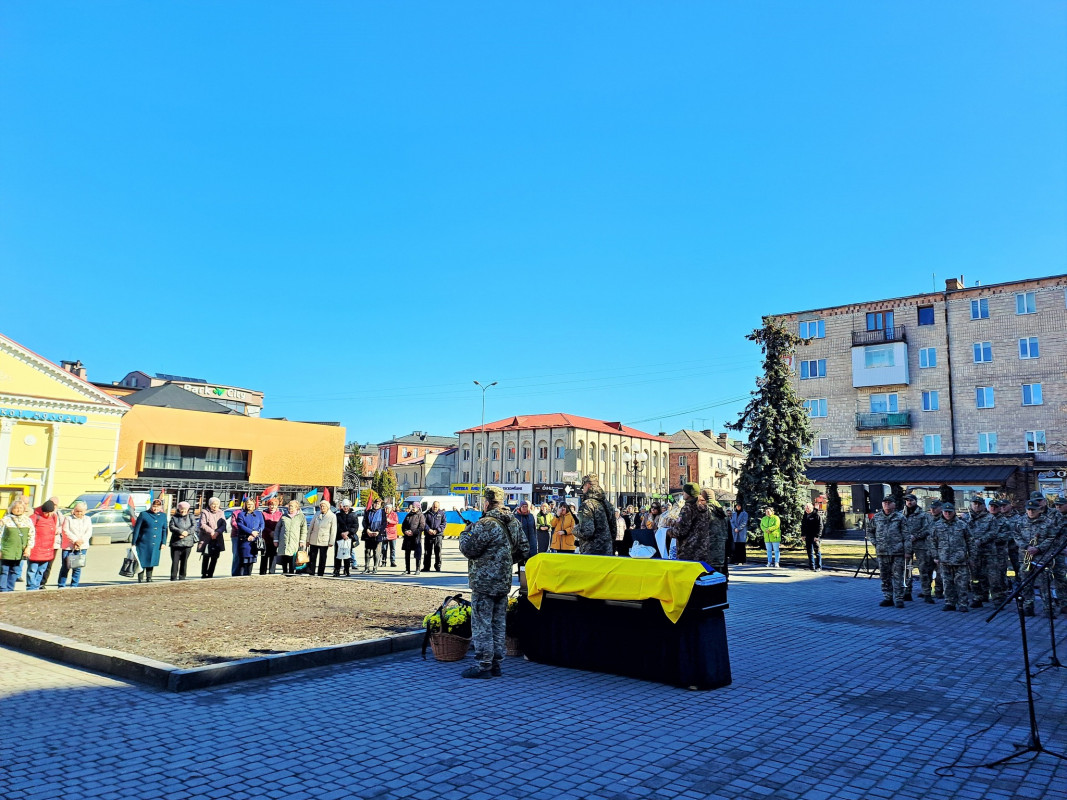 Пів року надій і сподівань: на Волині попрощалися з Героєм Анатолієм Нестеруком