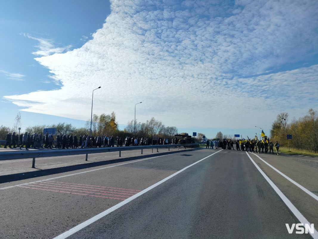 Через рік знайшов вічний спочинок: на Волині попрощалися з 37-річним Героєм Віктором Терешкевичем