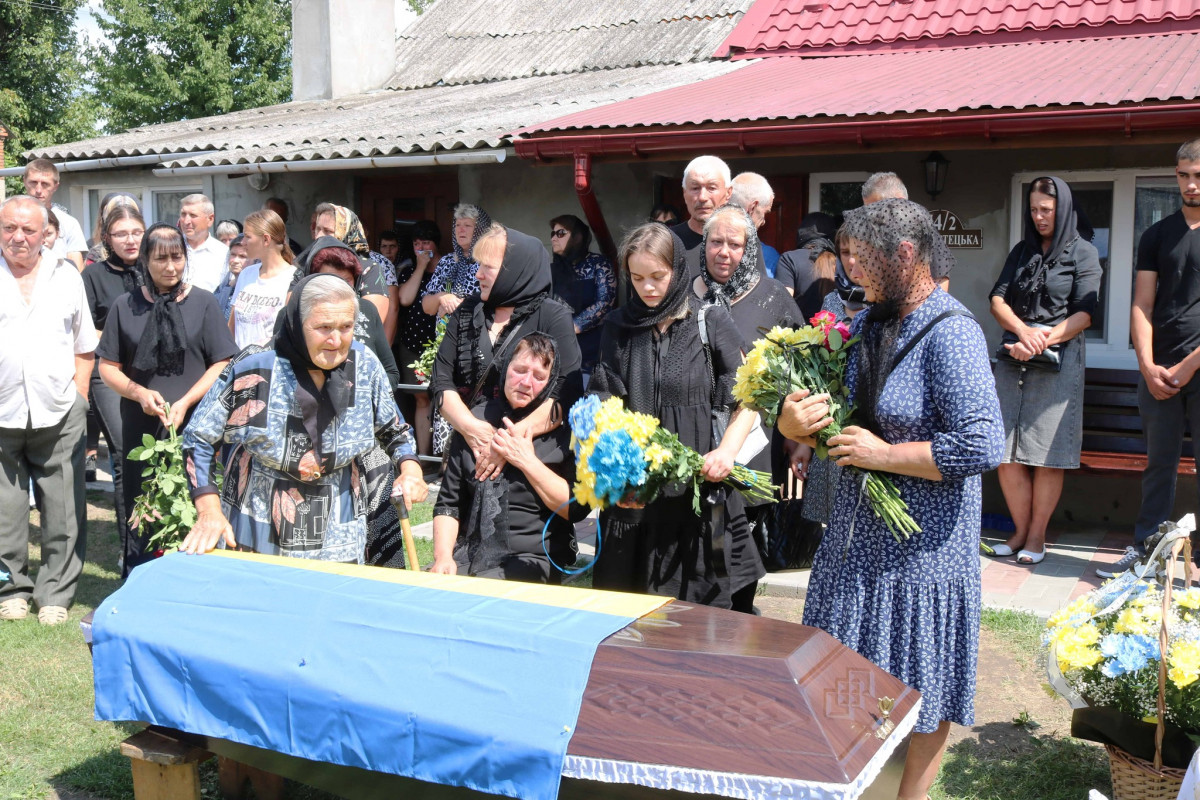 Місяць не дожив до дня народження: на Волині попрощалися з Героєм Дмитром Міцевським