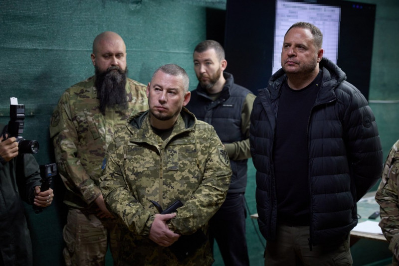 Зеленський відвідав воїнів «Азову» на Донеччині та нагородив захисників