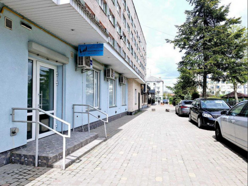 У Луцьку продають стоматологію з обладнанням за понад 7 мільйонів