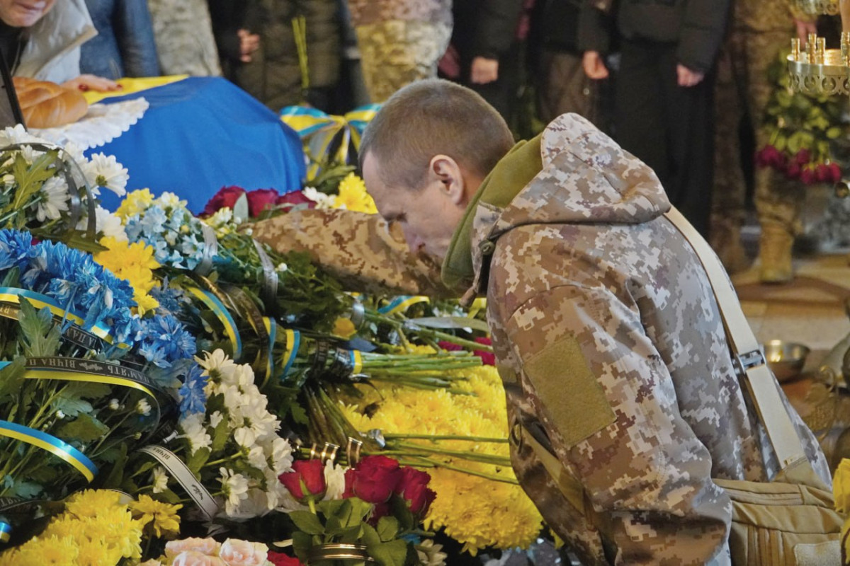 Навіки 22: на Волині громада попрощалася з молодим Героєм Дмитром Корнійчуком