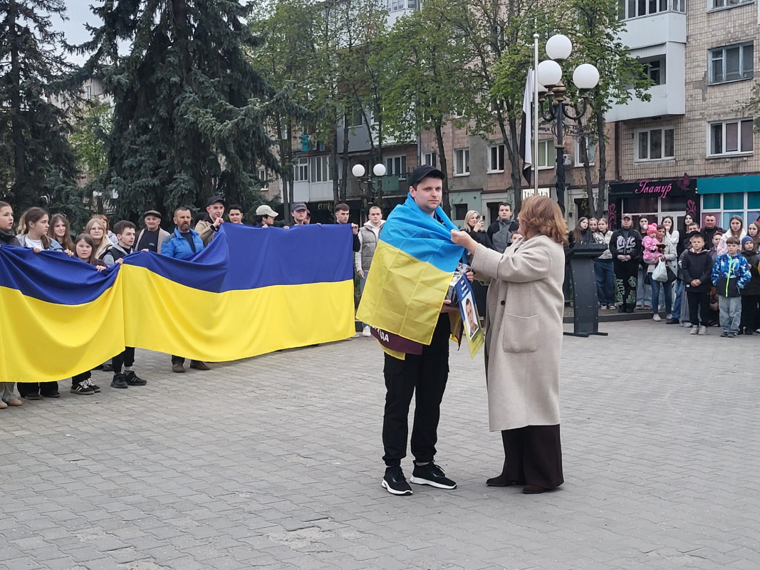 Після півтора року полону додому повернувся Герой з Волині Максим Муха