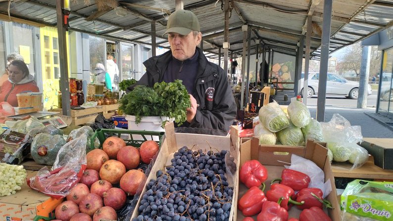 До Великодня на луцьких ринках прогнозують підняття цін на огірки та помідори: яка вартість зараз