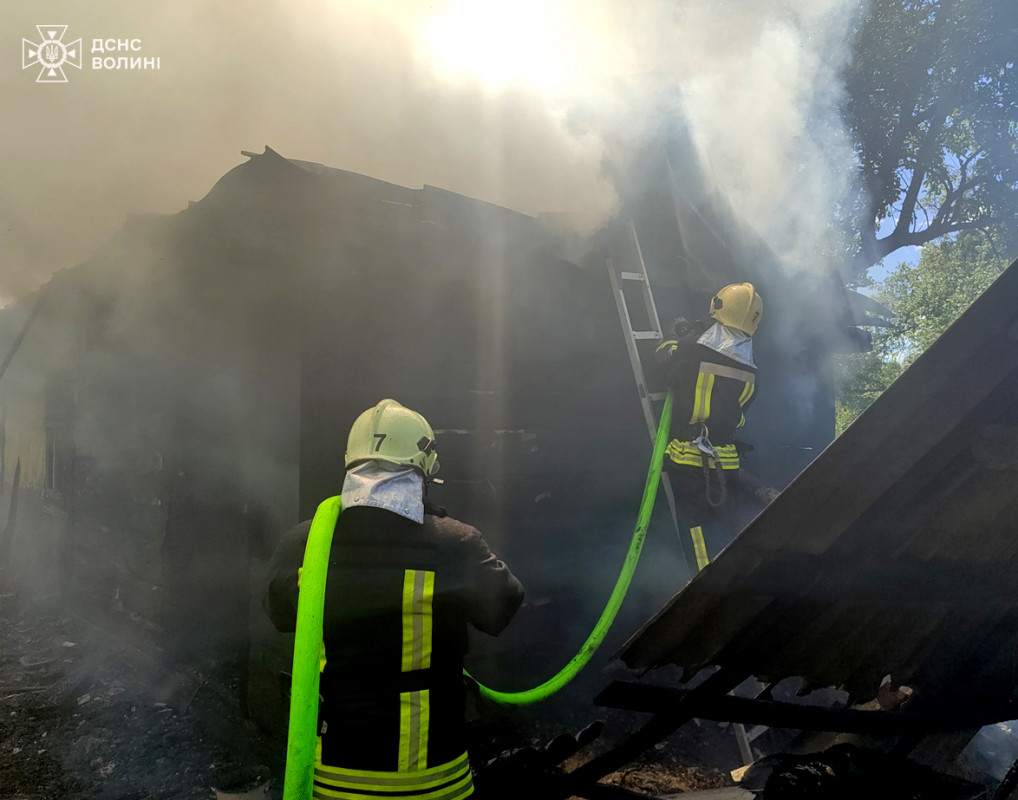 На Волині під час руху загорілася вантажівка