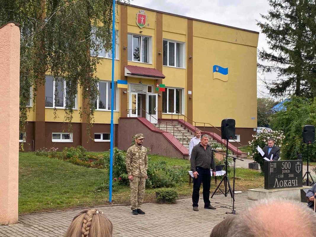 У селищі на Волині відкрили Алею надії для зниклих безвісти та полонених захисників